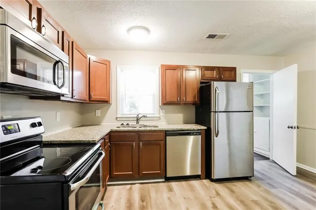 $1,425 | 8906 Richards Drive, Raytown, MO 64133