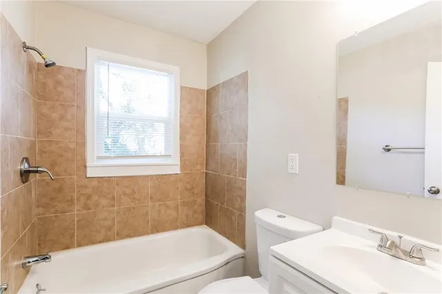 $1,425 | 8906 Richards Drive, Raytown, MO 64133