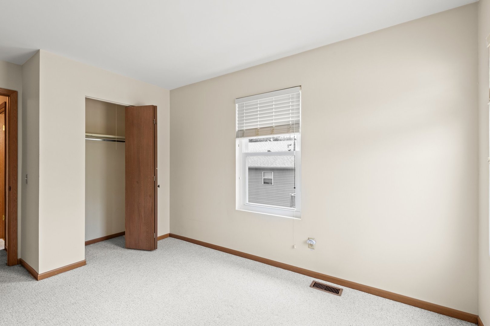 134 Meadows Drive Sugar Grove, IL 60554 - Photo 12 of 20 an empty room with windows