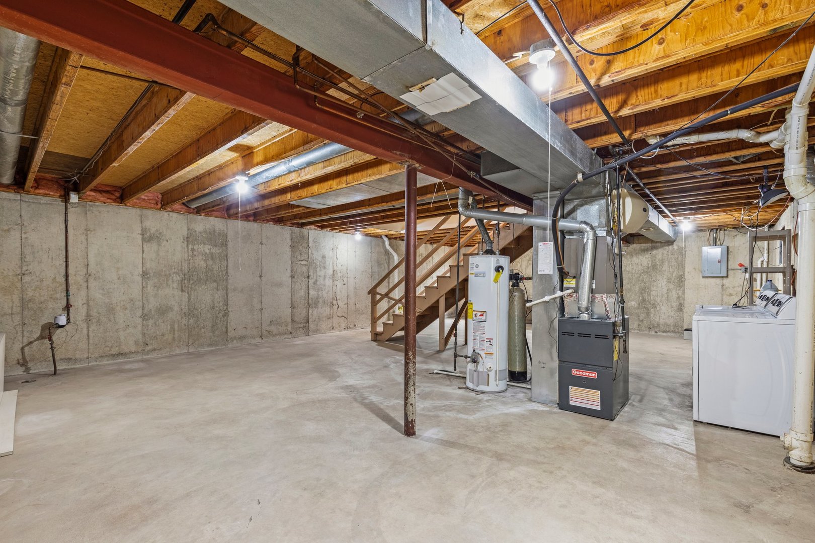 134 Meadows Drive Sugar Grove, IL 60554 - Photo 15 of 20 a view of an empty room