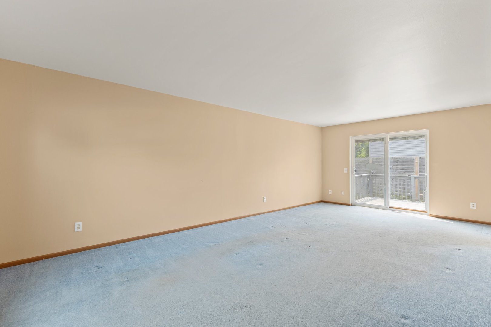 134 Meadows Drive Sugar Grove, IL 60554 - Photo 3 of 20 an empty room with windows