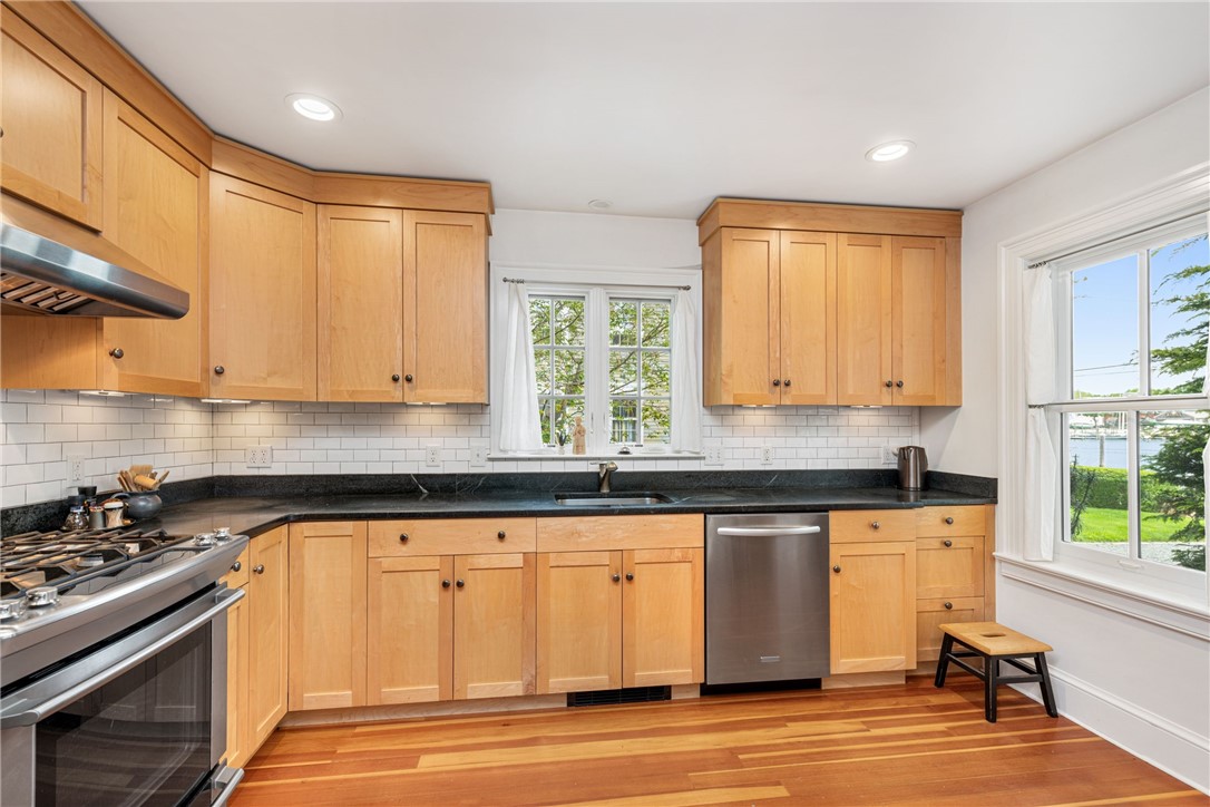 167 Mathewson Road Barrington, RI 02806 - Photo 17 of 30