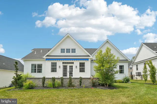 a view of a house with outdoor space