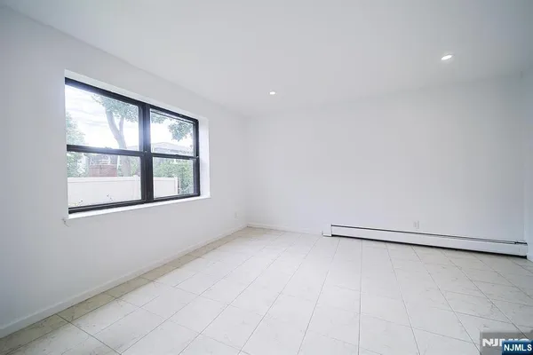 $2,500 | 93 Myrtle Avenue, Unit G, Edgewater, NJ 07020