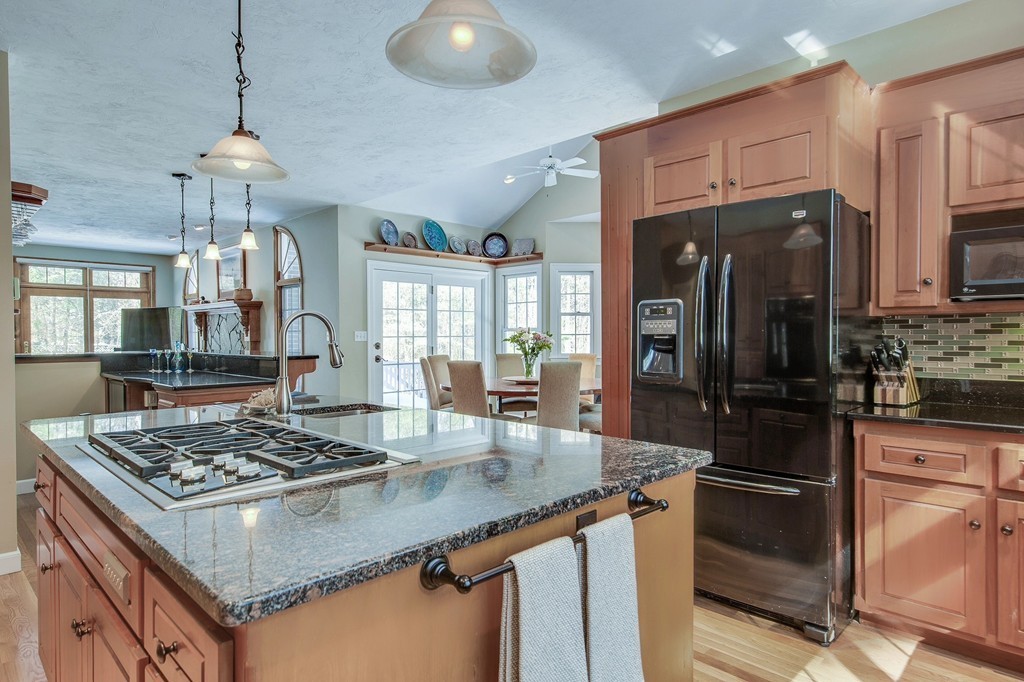 8 Stonegate Road Hopkinton, MA 01748 - Photo 8 of 30 Gallery Image 8