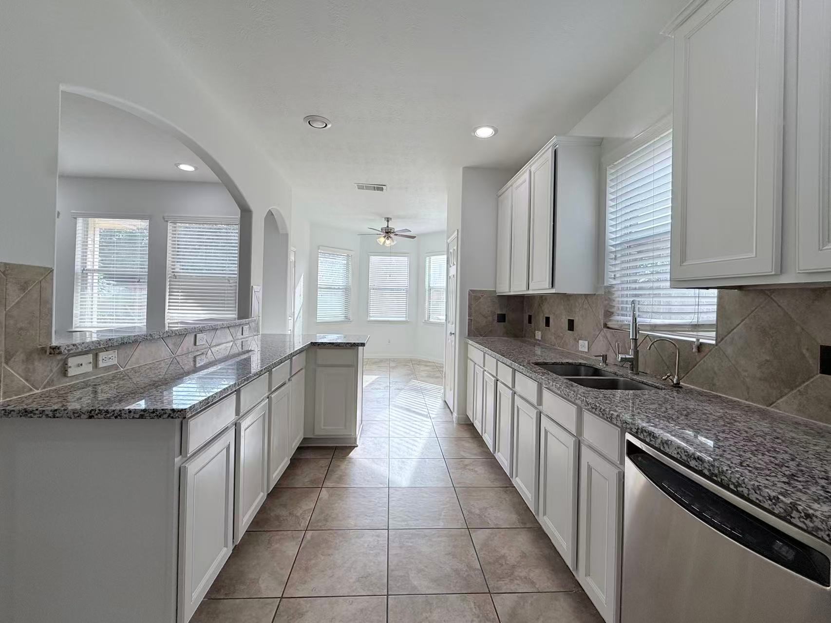 2814 Ridgeglen Lane Houston, TX 77082 - Photo 18 of 36