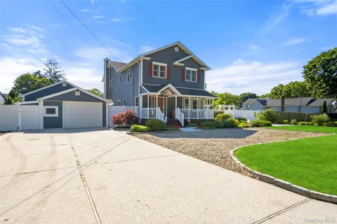 $899,990 | 2185 Sycamore Avenue, Ronkonkoma, NY 11779