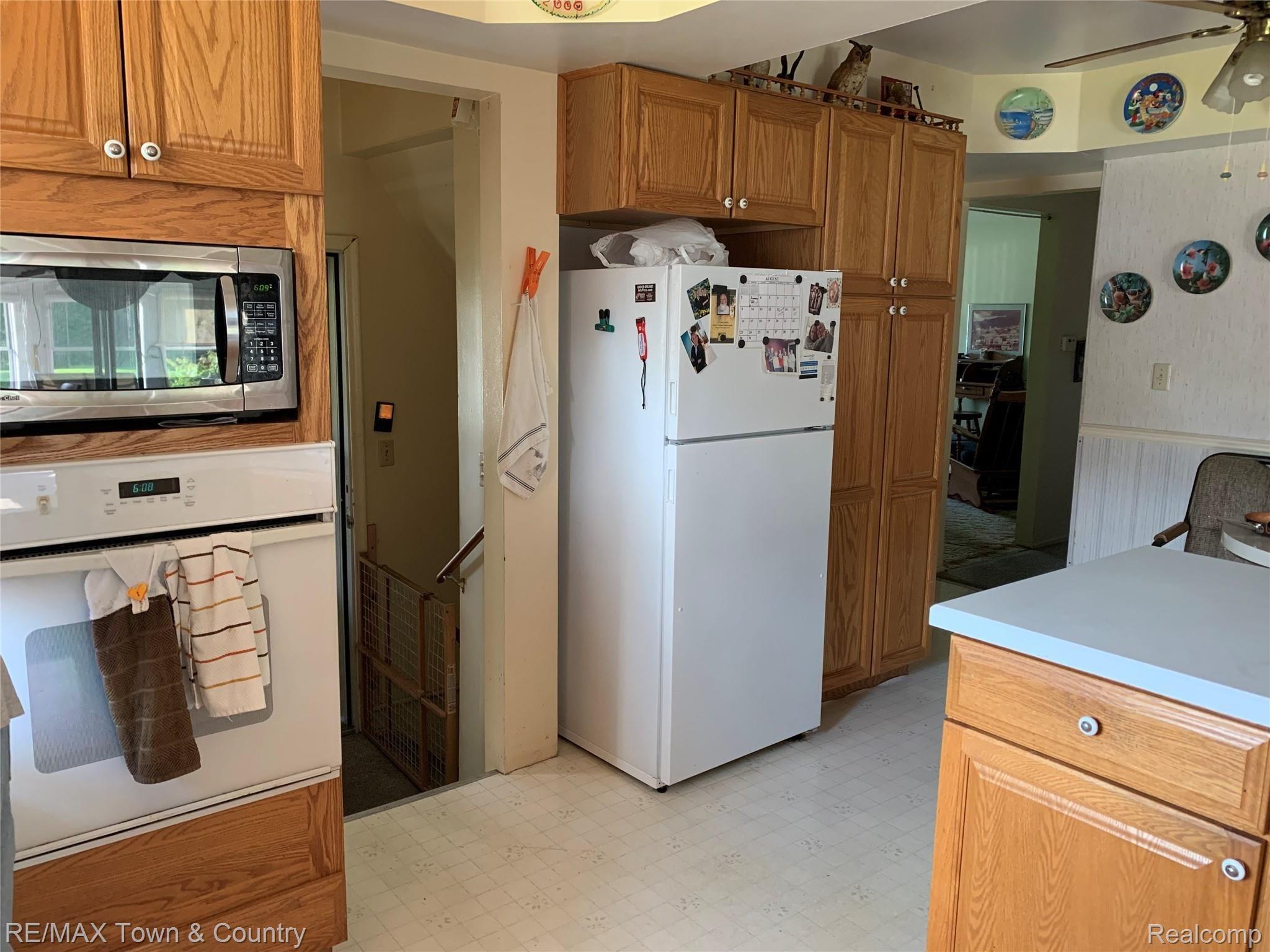5383 Flushing Road Flushing, MI 48433 - Photo 3 of 28 flushing kitchen.jpg