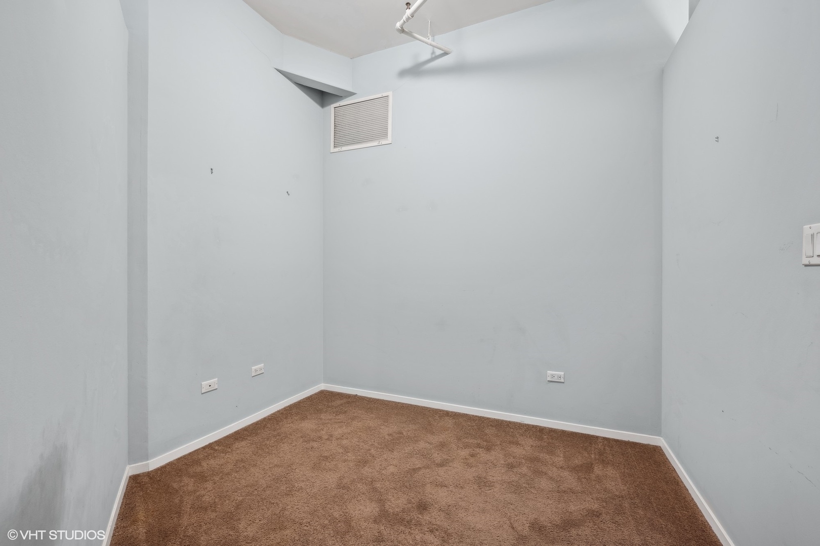 420 South Clinton Street, Unit 317A Chicago, IL 60607 - Photo 14 of 17 a view of an empty room