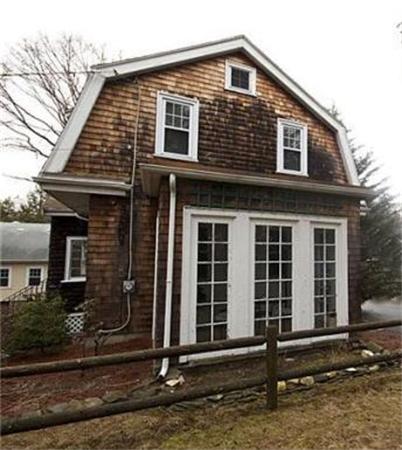 96 Garfield Road Dedham, MA 02026 - Photo 2 of 22 Gallery Image 2