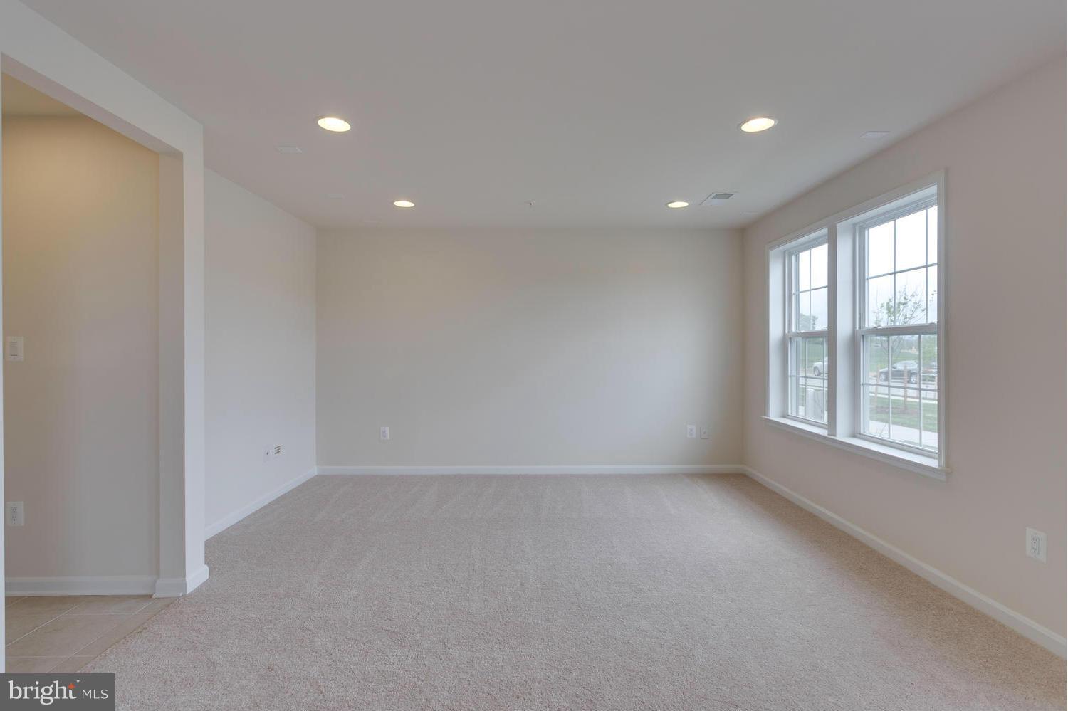 644 Blandwood Road Frederick, MD 21701 - Photo 4 of 30 Living Room