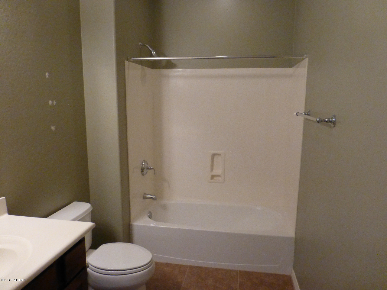 9551 East Redfield Road, Unit 1026 Scottsdale, AZ 85260 - Photo 17 of 40 2nd Bath Servicing other Bedrooms