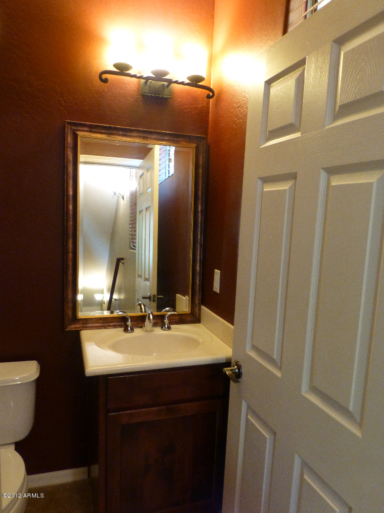 9551 East Redfield Road, Unit 1026 Scottsdale, AZ 85260 - Photo 30 of 40 Powder Room