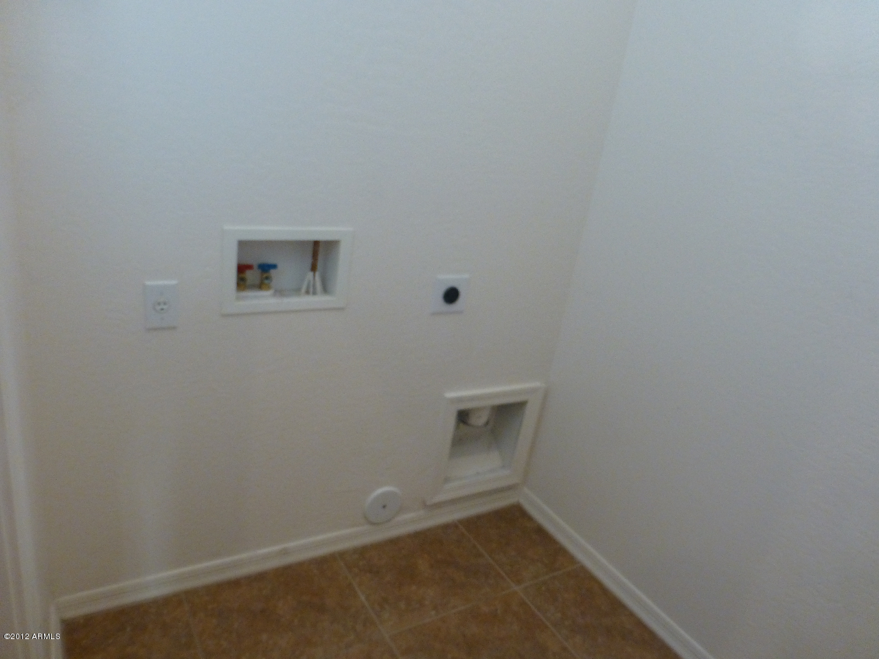 9551 East Redfield Road, Unit 1026 Scottsdale, AZ 85260 - Photo 32 of 40 Laundry
