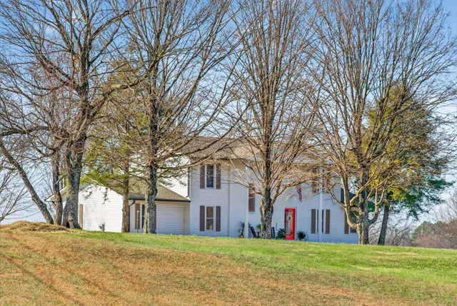 $749,700 | 322 Shun Pike, Cottontown, TN 37048