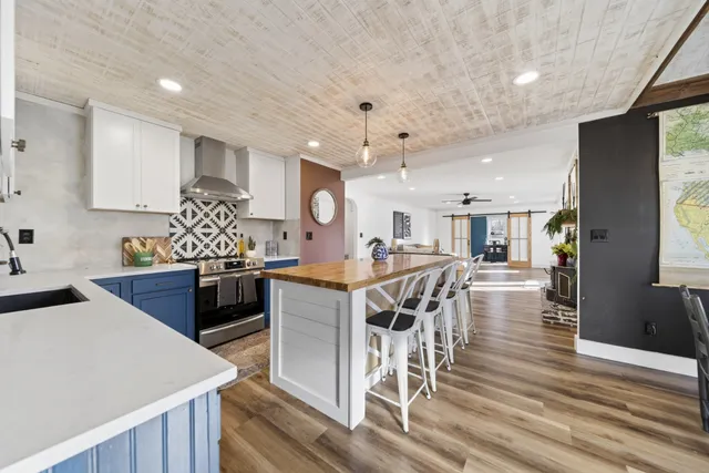 $749,700 | 322 Shun Pike, Cottontown, TN 37048