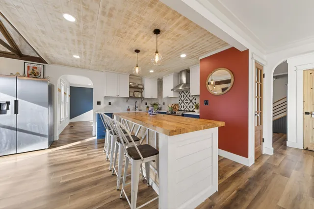 $749,700 | 322 Shun Pike, Cottontown, TN 37048