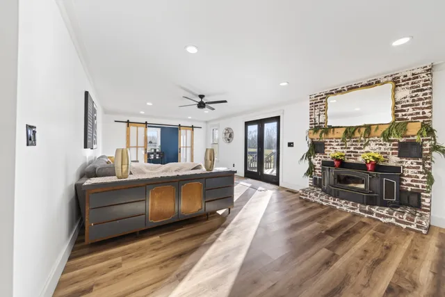 $749,700 | 322 Shun Pike, Cottontown, TN 37048