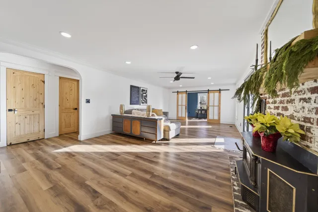 $749,700 | 322 Shun Pike, Cottontown, TN 37048