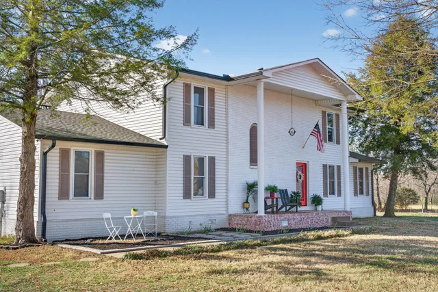 $749,700 | 322 Shun Pike, Cottontown, TN 37048