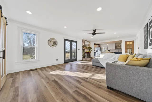 $749,700 | 322 Shun Pike, Cottontown, TN 37048