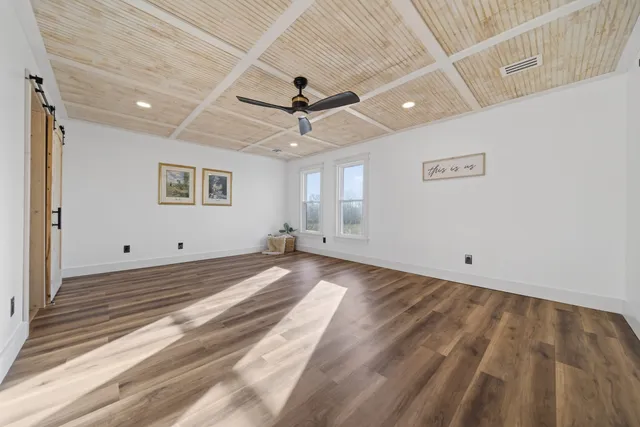 $749,700 | 322 Shun Pike, Cottontown, TN 37048