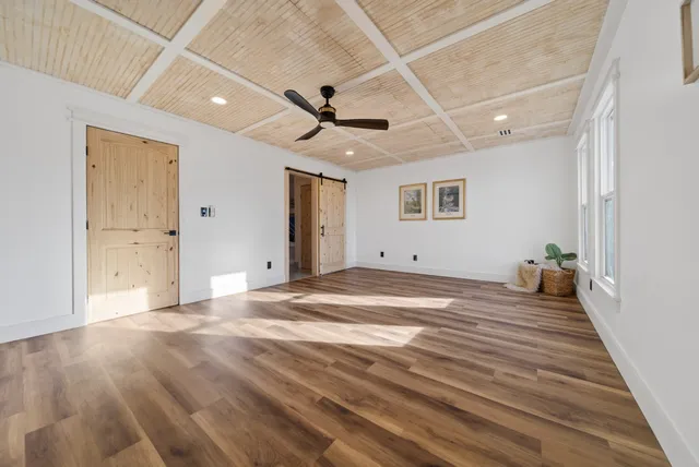 $749,700 | 322 Shun Pike, Cottontown, TN 37048