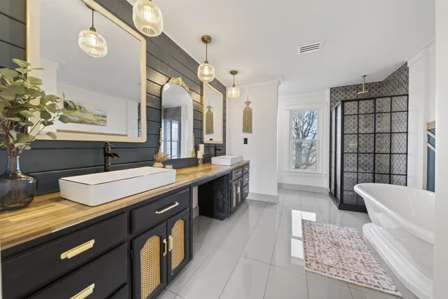 $749,700 | 322 Shun Pike, Cottontown, TN 37048