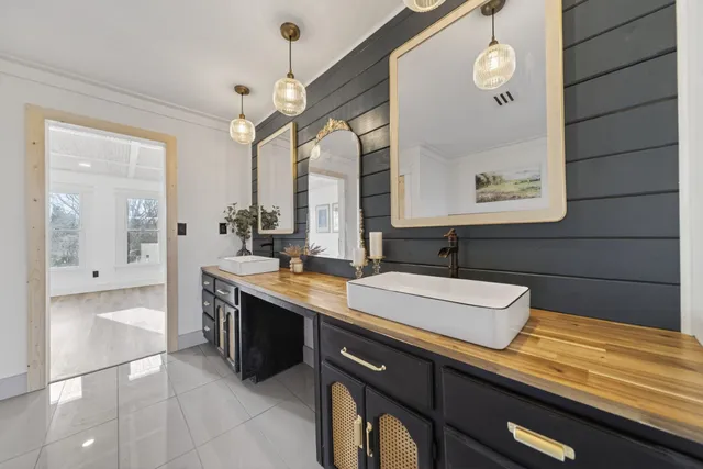 $749,700 | 322 Shun Pike, Cottontown, TN 37048