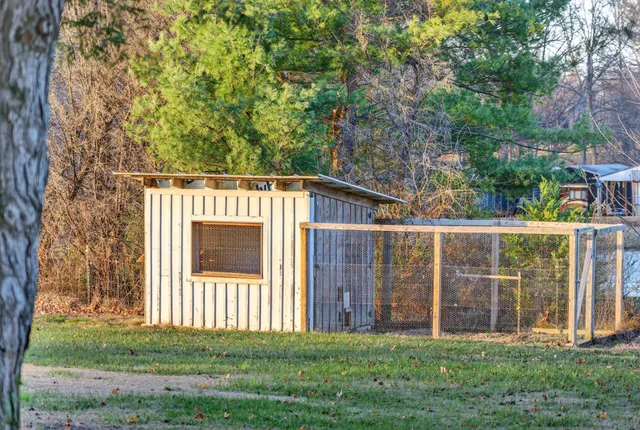 $749,700 | 322 Shun Pike, Cottontown, TN 37048