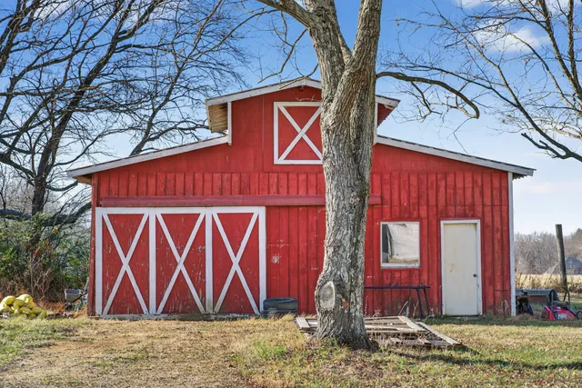 $749,700 | 322 Shun Pike, Cottontown, TN 37048