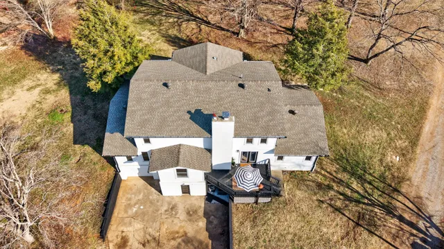 $749,700 | 322 Shun Pike, Cottontown, TN 37048