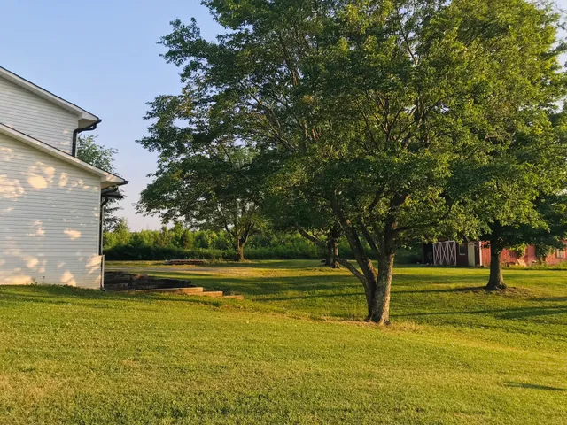 $749,700 | 322 Shun Pike, Cottontown, TN 37048