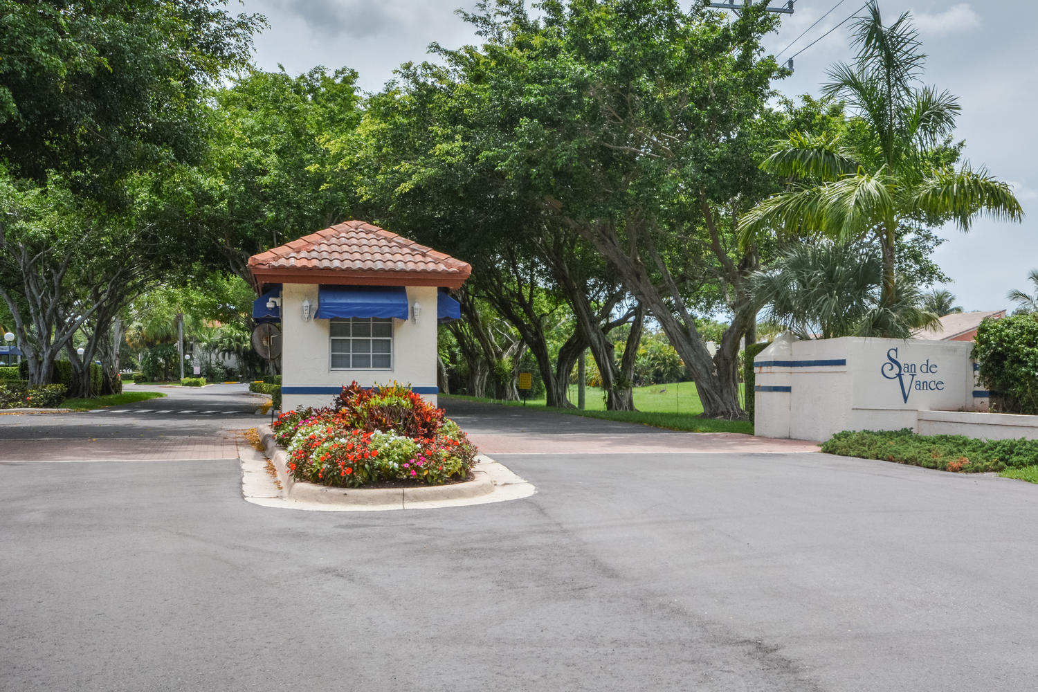 360 Northwest 67th Street, Unit E202 Boca Raton, FL 33487 - Photo 20 of 20 Gate to San de Vance