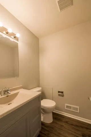 $2,950 | 5590 Timber Lane, Excelsior, MN 55331