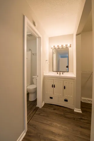 $2,950 | 5590 Timber Lane, Excelsior, MN 55331