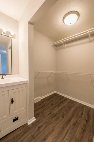 $2,950 | 5590 Timber Lane, Excelsior, MN 55331