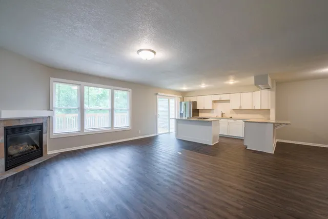 $2,800 | 5590 Timber Lane, Excelsior, MN 55331