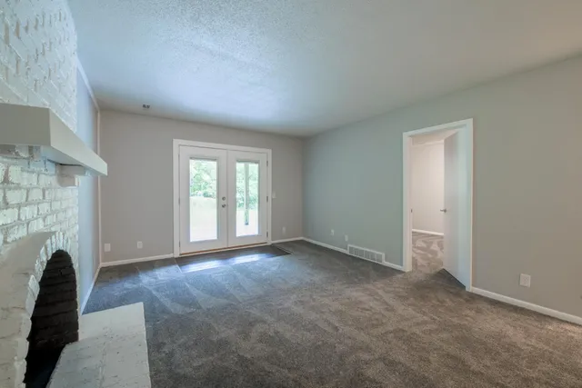 $2,950 | 5590 Timber Lane, Excelsior, MN 55331