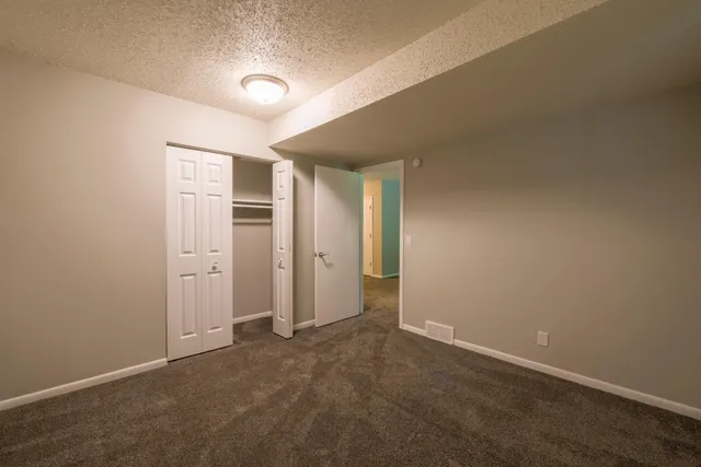 $2,800 | 5590 Timber Lane, Excelsior, MN 55331