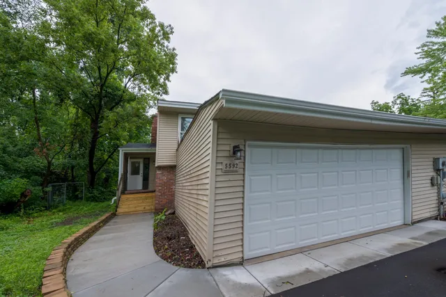 $2,950 | 5590 Timber Lane, Excelsior, MN 55331