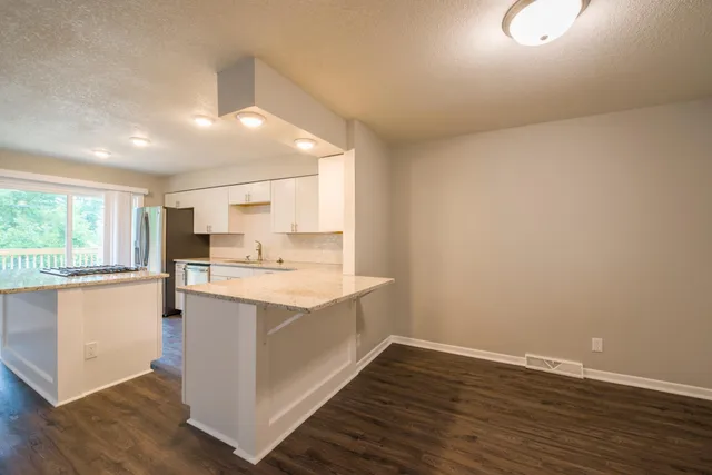 $2,950 | 5590 Timber Lane, Excelsior, MN 55331