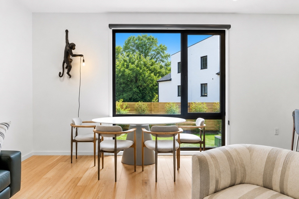 9 Algonquin Road, Unit 2 Chestnut Hill, MA 02467 - Photo 4 of 37