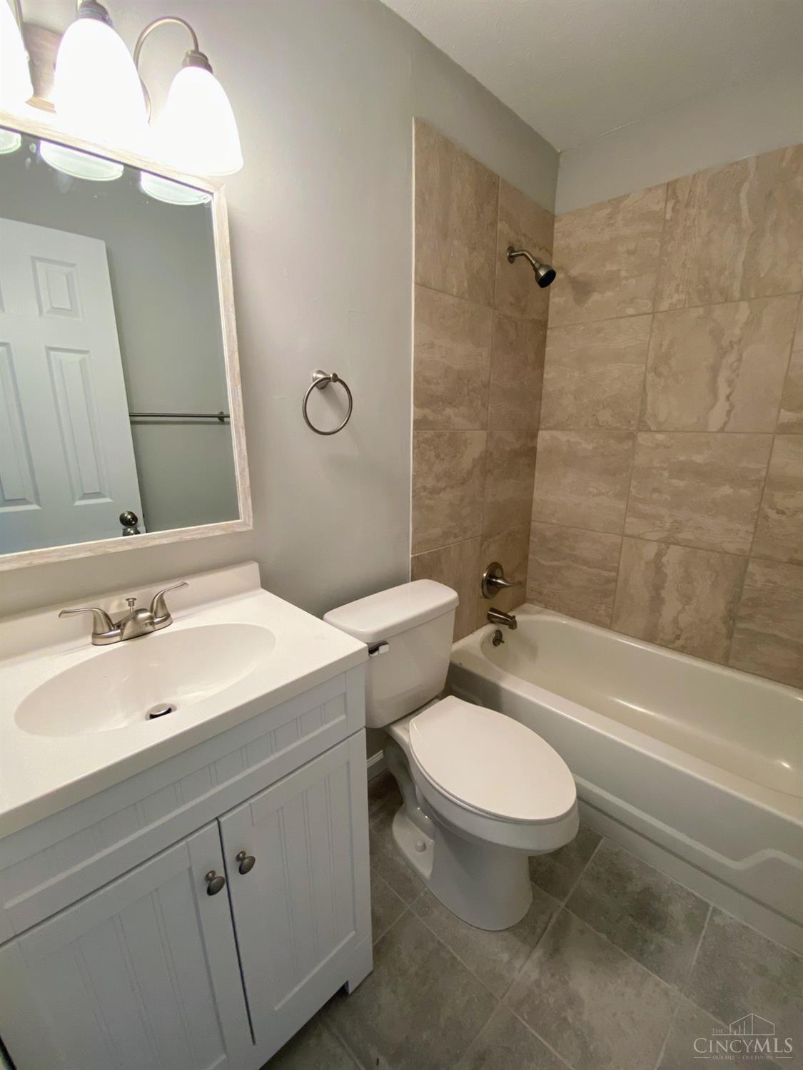 6210 Ridge Avenue, Unit 18 Cincinnati, OH 45213 - Photo 9 of 16