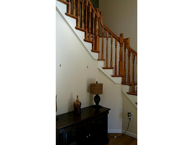 125 Grove Hill Road Economy, PA 15005 - Photo 13 of 25 Entry/Foyer.
