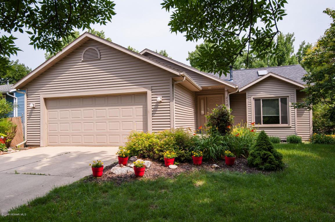239 River Court Northeast Rochester, MN 55906 - Photo 2 of 25