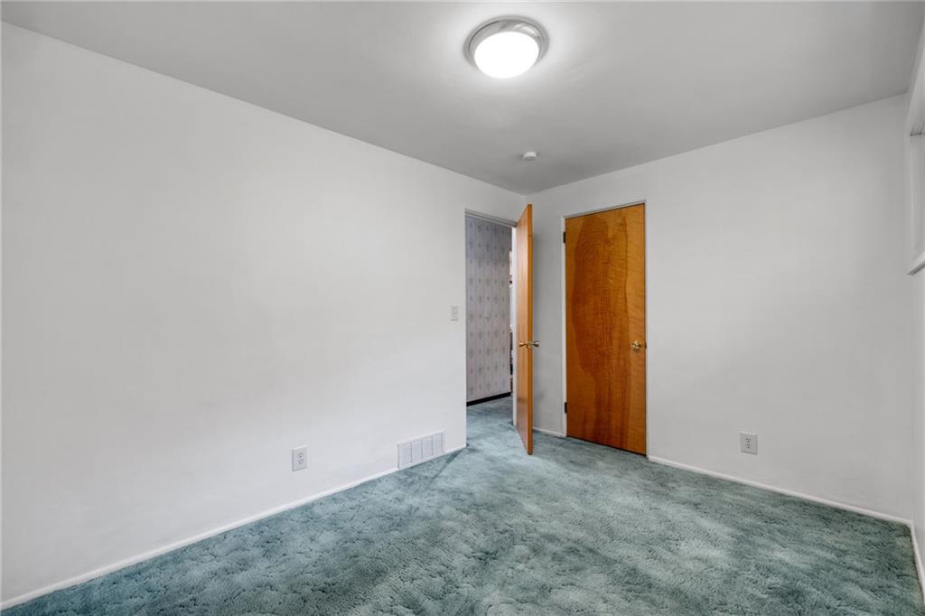 2052 Hulton Road Verona, PA 15147 - Photo 30 of 47