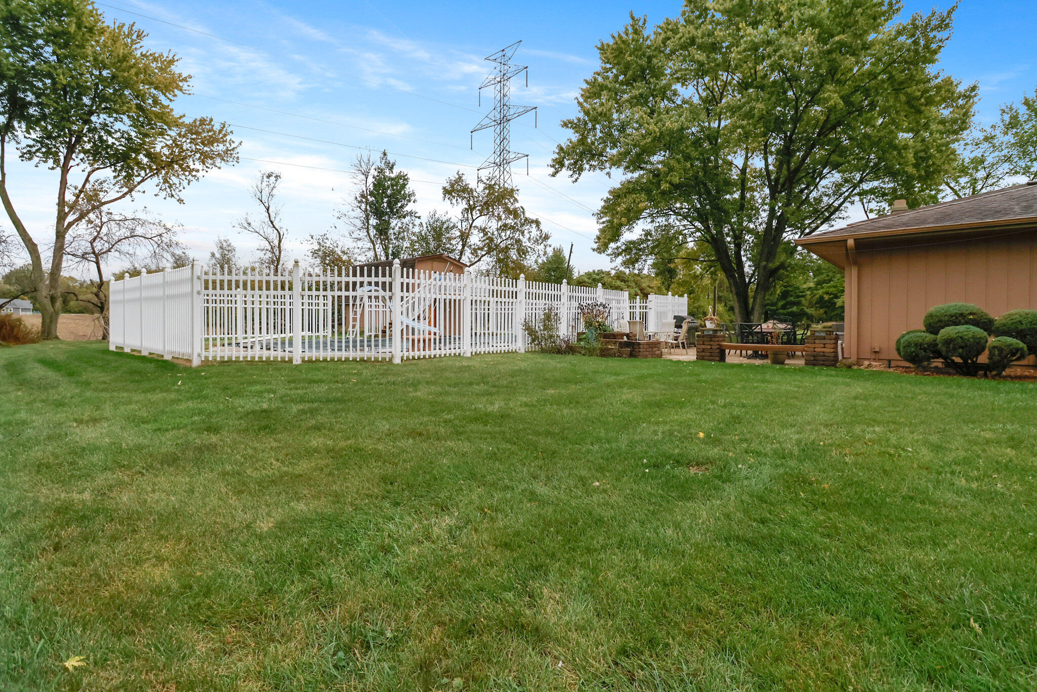 279 Robbie Lane Valparaiso, IN 46385 - Photo 27 of 35 a view of a house with a yard and sitting area