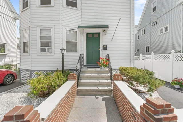 $3,800 | 374 Shirley Street, Unit 2, Winthrop, MA 02152