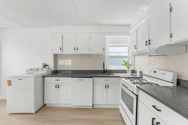 $3,800 | 374 Shirley Street, Unit 2, Winthrop, MA 02152